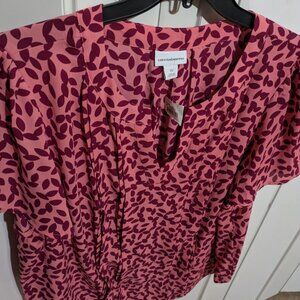 ~NWT Beautiful Pink & Burgundy blouse